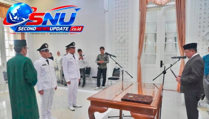 Bupati Garut Lantik Dua Kades PAW, Titip Tiga Agenda Penting: Pendidikan, Kesehatan dan Ekonomi