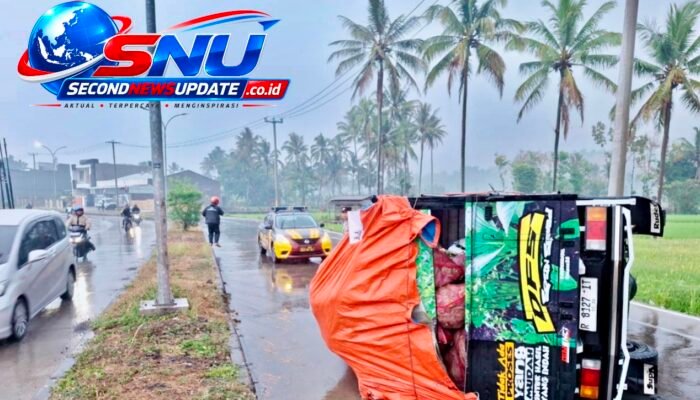 Truk Engkel Oleng di Jalan Licin Ibrahim Adjie Garut, Kecelakaan Tunggal Tanpa Korban